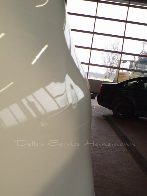Opel Corsa mit Parkschaden